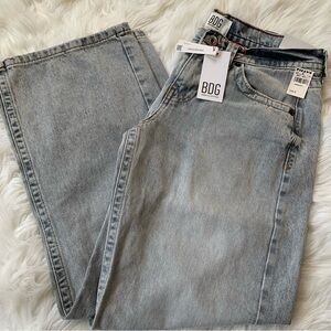 BDG Women's Light Gray Boyfriend Jeans